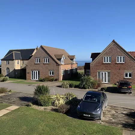 Seaview At The Bay Filey, Sleeps 4, Up To 2 Dogs Welcome For Free Filey